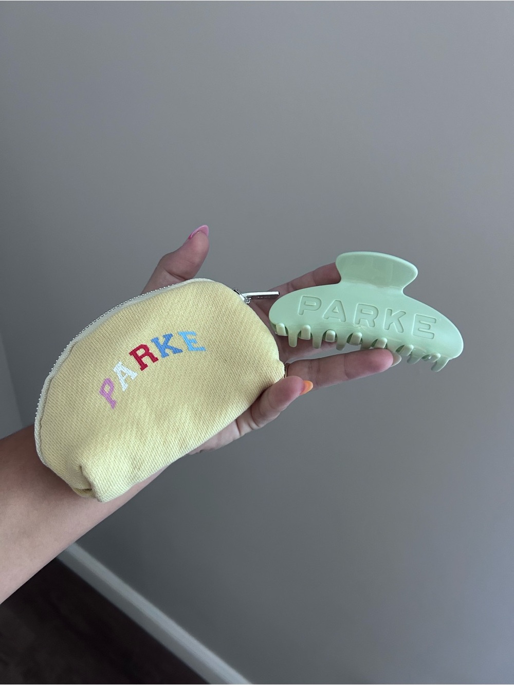 PARKE Mint Hair Claw with Yellow PARKE Zip Pouch
